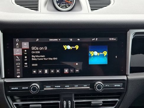 Certified 2020 Porsche Macan AWD/4WD image 21
