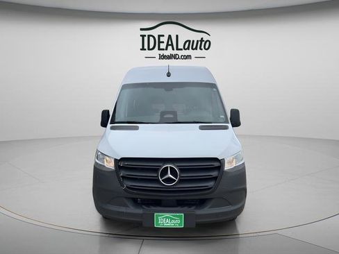 Used 2025 Mercedes-Benz Sprinter 2500 image 7