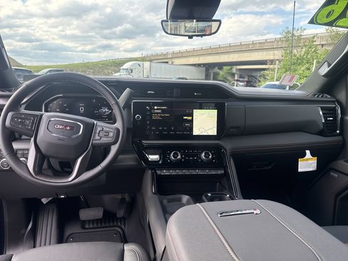 New 2026 GMC Sierra 2500 AT4 w/ AT4 Premium Plus Package AWD/4WD image 17