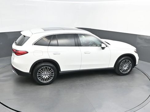 Used 2024 Mercedes-Benz GLC 300 4MATIC image 35