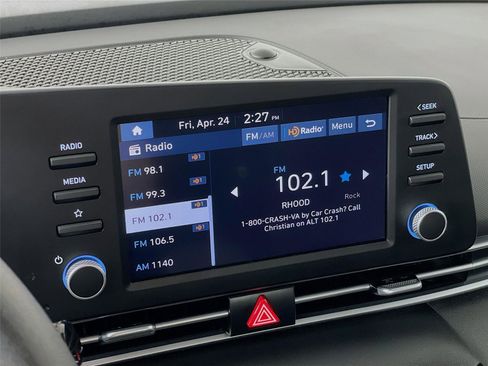 Certified 2025 Hyundai Elantra Hybrid FWD image 15