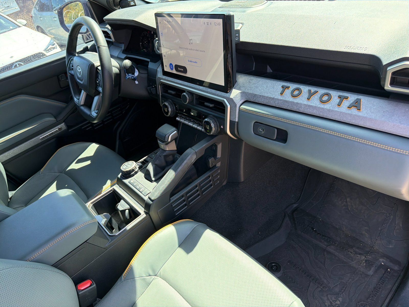 Used 2025 Toyota 4Runner Trailhunter AWD/4WD image 12