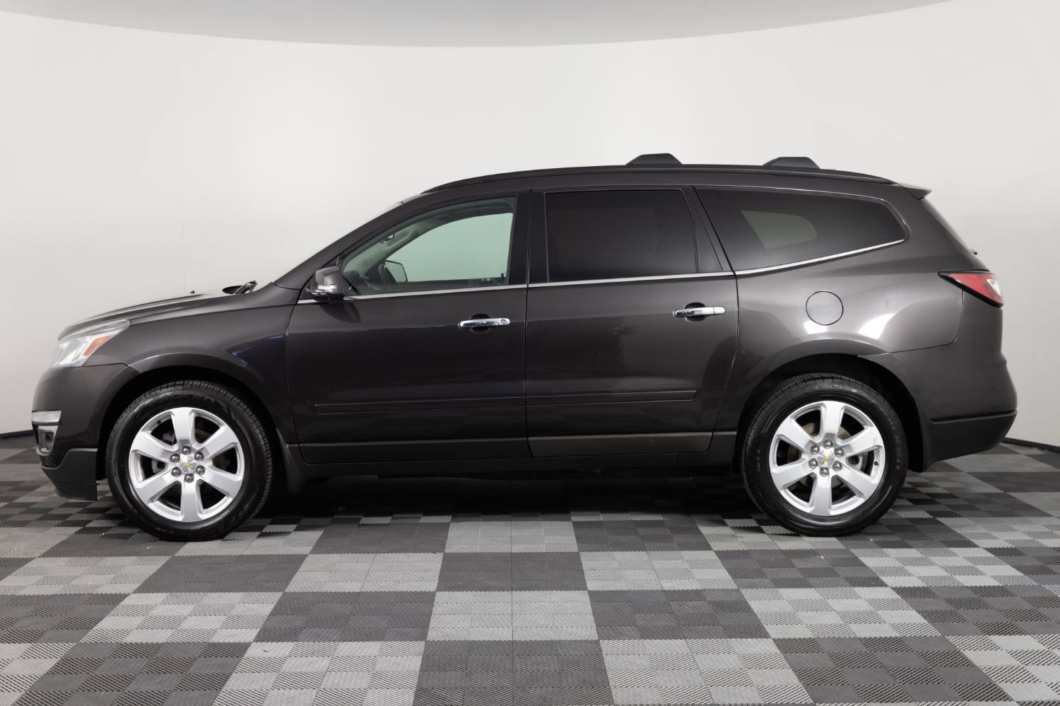 Used 2017 Chevrolet Traverse LT w/ True North Edition AWD/4WD image 3