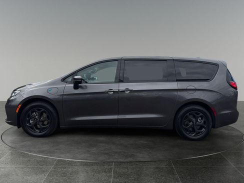 Used 2023 Chrysler Pacifica Touring-L w/ S Appearance Package FWD image 5