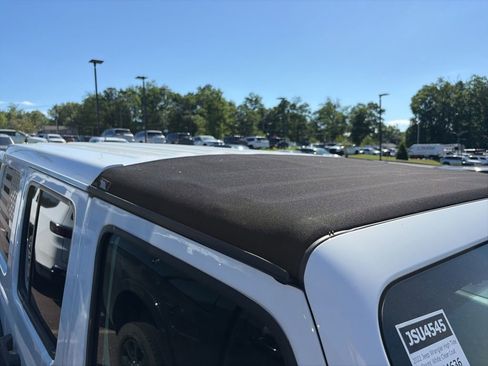 Used 2022 Jeep Wrangler Unlimited Sport AWD/4WD image 14