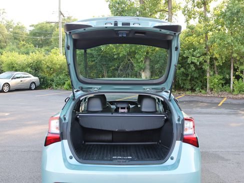 Used 2020 Toyota Prius XLE AWD/4WD image 5