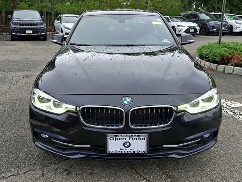 Used 2018 BMW 330i xDrive Sedan AWD/4WD image 2