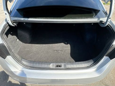 Used 2024 Nissan Altima 2.5 SV FWD image 23