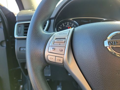 Used 2016 Nissan Rogue SV w/ SV Premium Package image 23