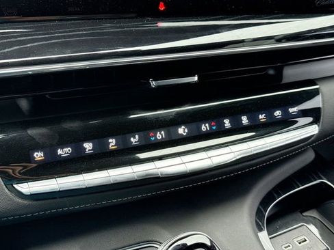 Used 2023 Cadillac Escalade Sport AWD/4WD image 19