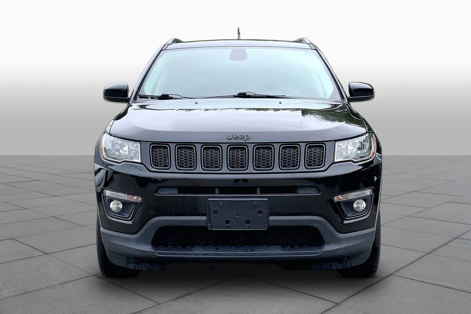 Used 2018 Jeep Compass Latitude w/ Popular Equipment Group AWD/4WD image 4