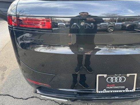 Used 2023 Land Rover Range Rover Sport SE Dynamic image 38