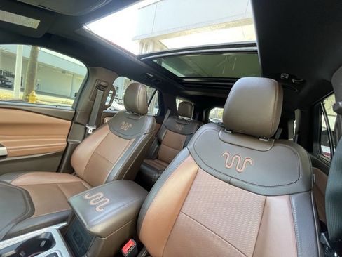 Used 2021 Ford Explorer King Ranch w/ Premium Technology Package image 13
