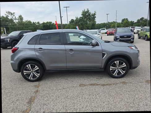 Used 2025 Mitsubishi Outlander Sport AWD image 5