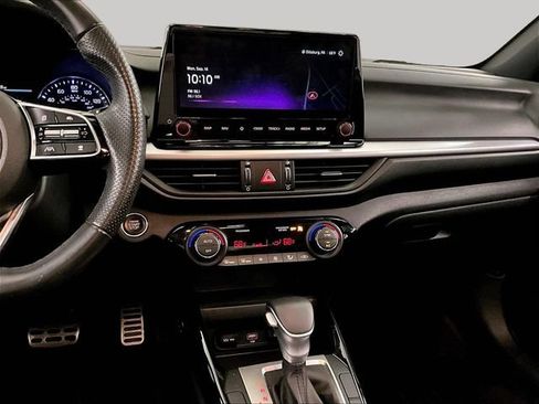 Used 2023 Kia Forte GT-Line w/ GT-Line Technology Package FWD image 6