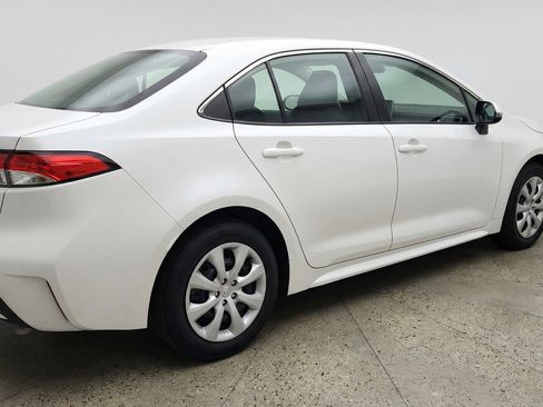 Used 2025 Toyota Corolla LE image 9