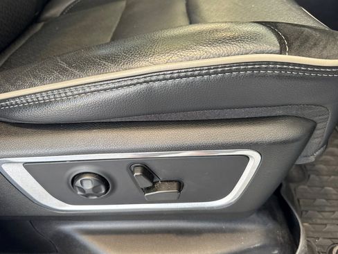 Used 2021 RAM 1500 Laramie AWD/4WD image 22