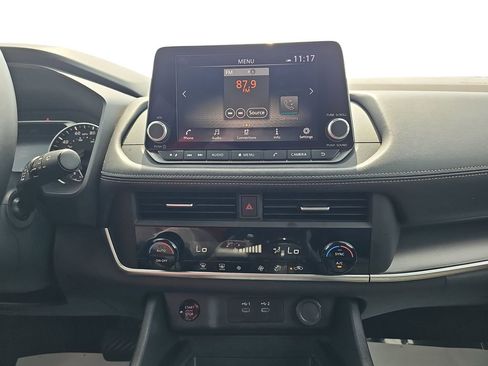 Used 2025 Nissan Rogue SV FWD image 20
