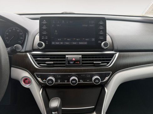 Used 2020 Honda Accord EX image 8