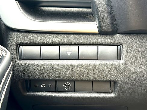 Used 2023 Nissan Rogue SV FWD image 35