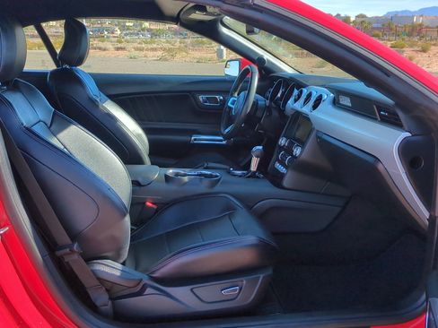 Used 2015 Ford Mustang Premium image 27