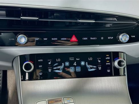 New 2026 Genesis GV70 2.5T Advanced AWD/4WD image 14