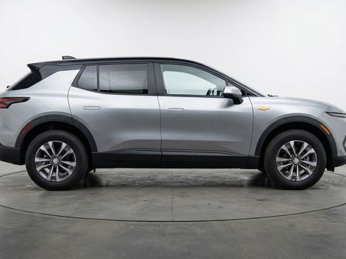 Used 2025 Chevrolet Equinox LT image 11