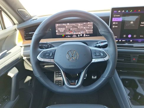 Used 2026 Volkswagen Tiguan SEL R-Line image 13