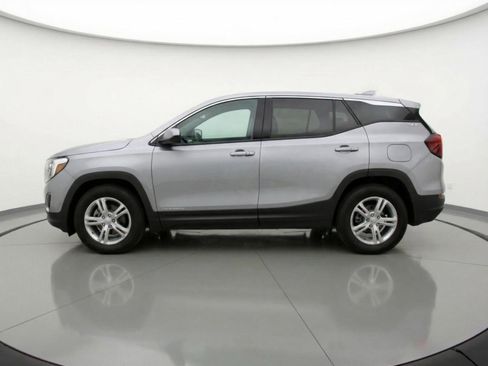 Used 2024 GMC Terrain SLE image 5