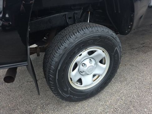 Used 2021 Toyota Tacoma SR5 image 11