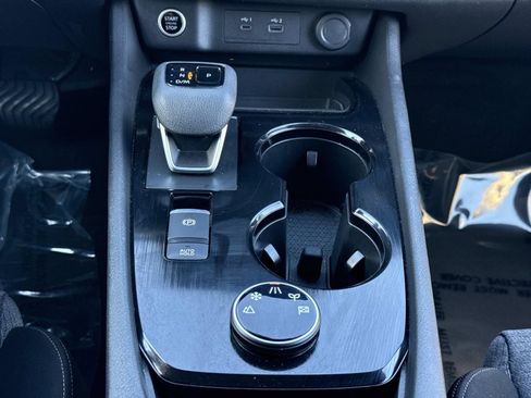 Used 2023 Nissan Rogue SV image 12