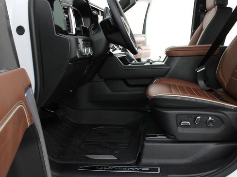New 2026 GMC Sierra 3500 Denali Ultimate AWD/4WD image 21