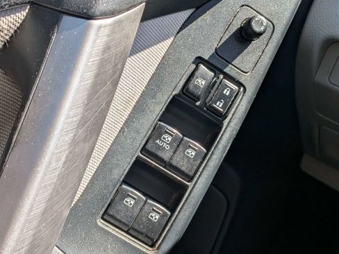 Used 2014 Subaru Forester 2.5i AWD/4WD image 22