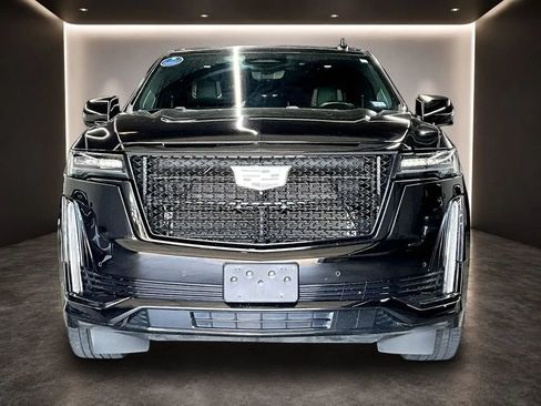 Used 2023 Cadillac Escalade ESV Sport Platinum w/ LPO, ONYX Package AWD/4WD image 2