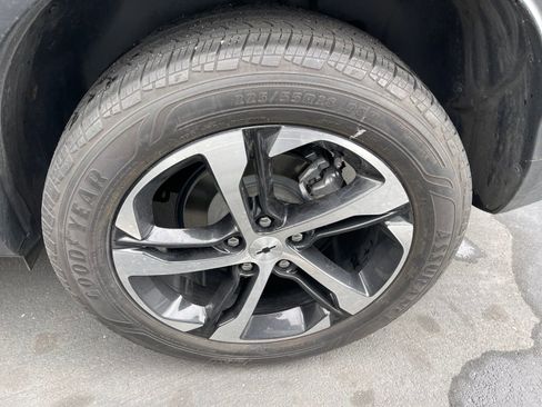 Used 2024 Chevrolet Trax RS w/ Driver Confidence Package FWD image 3