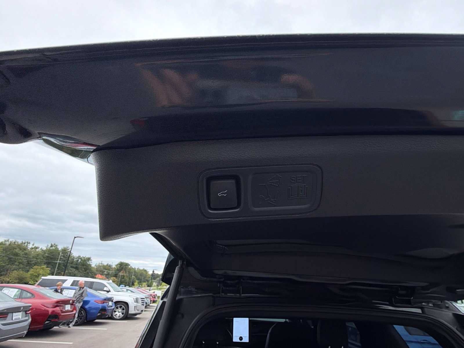 Used 2023 Ford Expedition Limited AWD/4WD image 29
