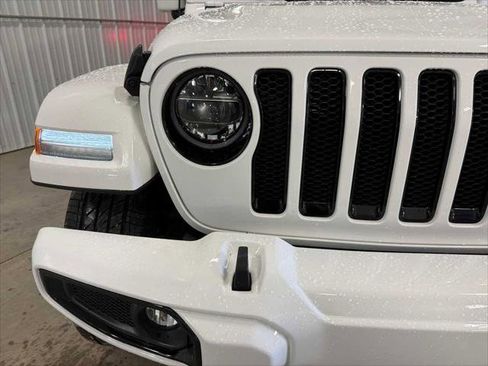 Certified 2021 Jeep Wrangler Unlimited Sahara AWD/4WD image 4