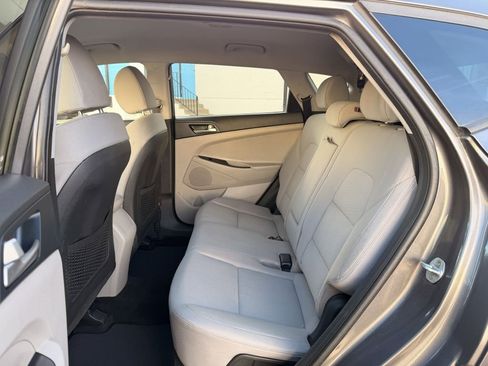 Used 2020 Hyundai Tucson SE w/ Cargo Package image 16