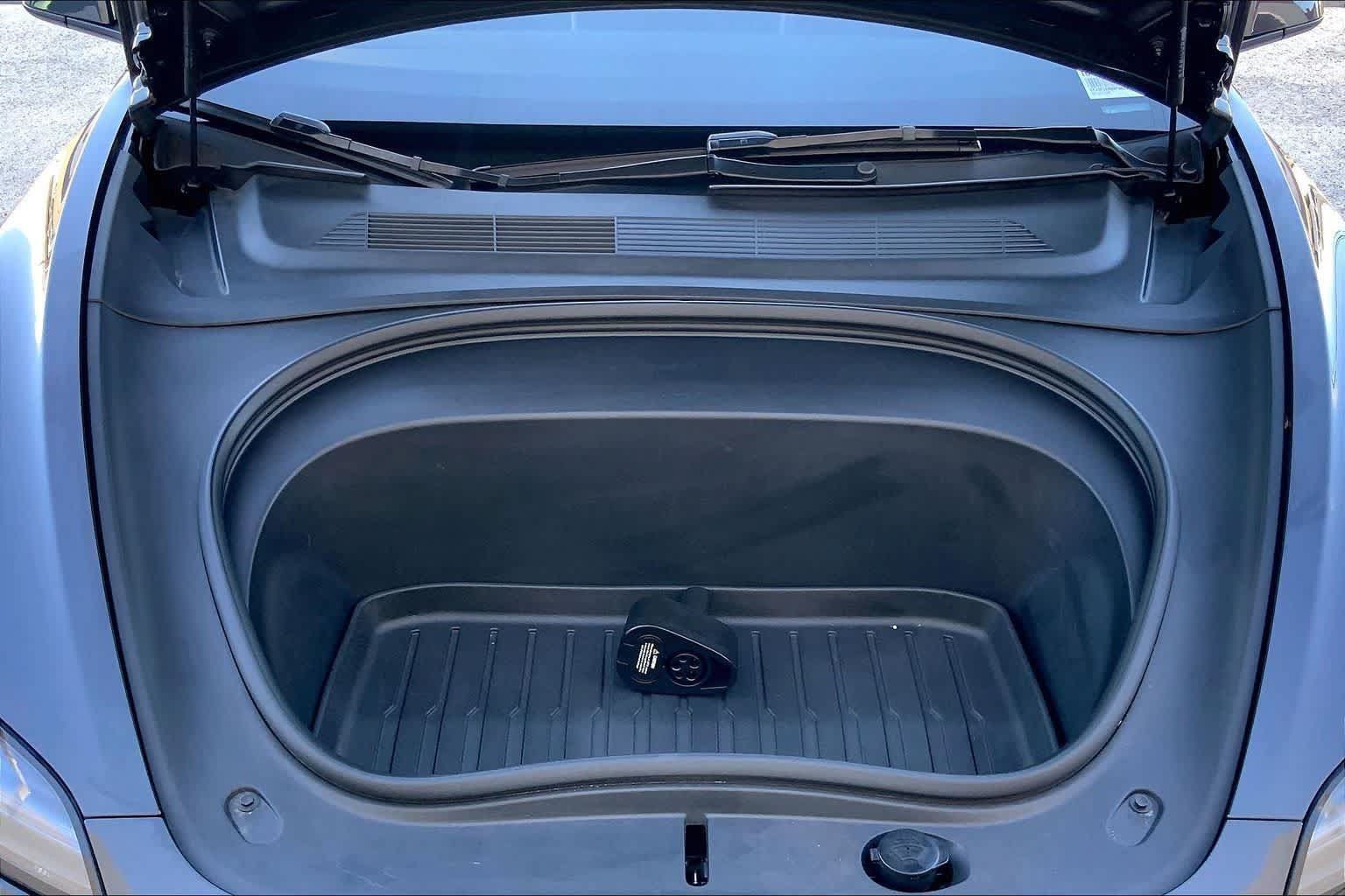Used 2024 Tesla Model 3 Standard Range RWD image 9