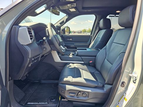 Used 2026 Toyota Sequoia Platinum AWD/4WD image 19