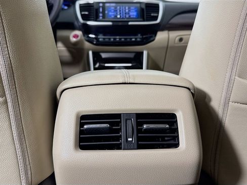 Used 2017 Honda Accord EX-L image 32