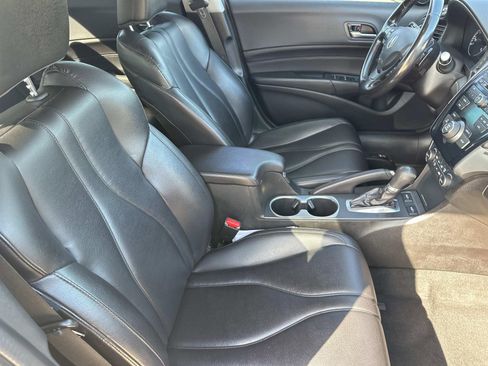 Used 2019 Acura ILX image 4