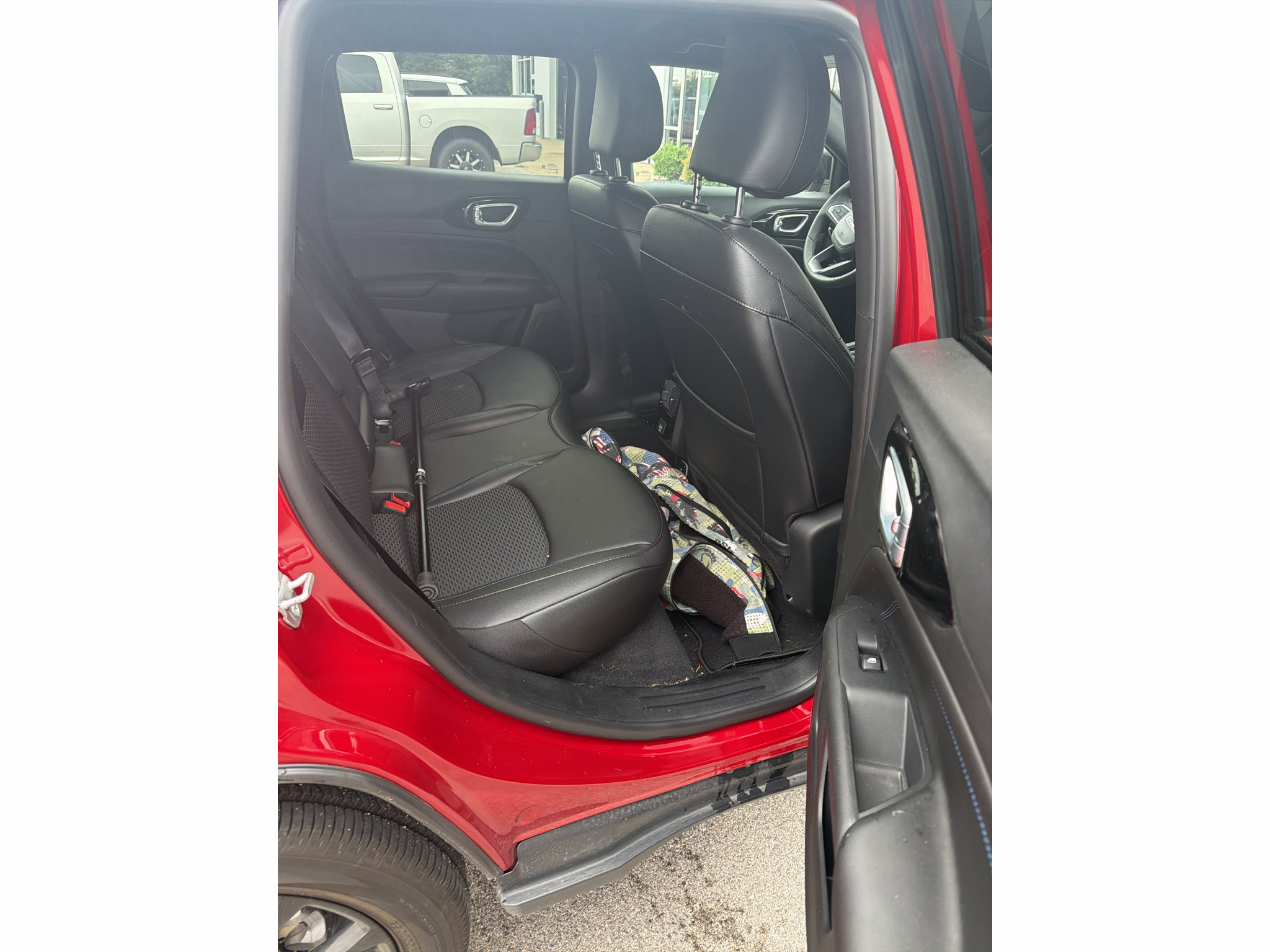Used 2026 Jeep Compass Latitude AWD/4WD image 8