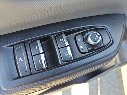 Used 2025 Subaru Forester Sport image 29