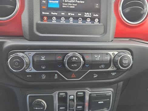 Used 2018 Jeep Wrangler Unlimited Rubicon AWD/4WD image 18