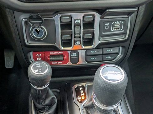 New 2025 Jeep Gladiator Mojave w/ Convenience Group image 31
