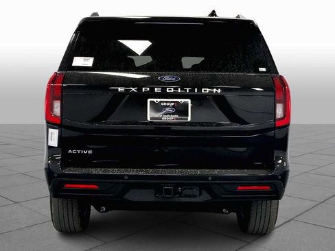 New 2025 Ford Expedition Active image 5