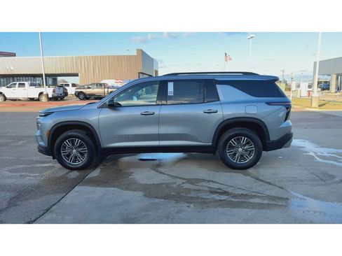 New 2026 Chevrolet Traverse LT w/ LPO, Floor Liner Package image 5