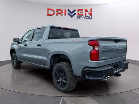 New 2026 Chevrolet Silverado 1500 Custom Trail Boss w/ LPO, Dark Essentials Package image 3