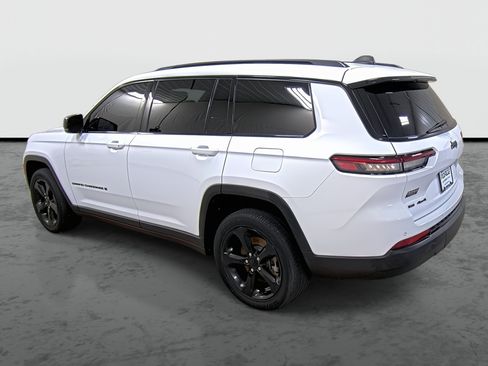Used 2021 Jeep Grand Cherokee L Laredo AWD/4WD image 2